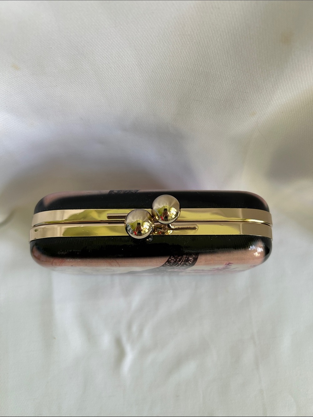Vintage Paris France Bi-Fold Clutch
Purse with Chain Strap - Picture 9 of 12